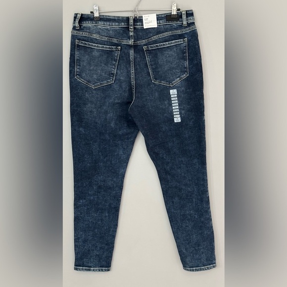 ✨NWT✨ Denver Hayes: Women’s Hi-Rise Skinny Jeans- Size 16x29 - Picture 2 of 12